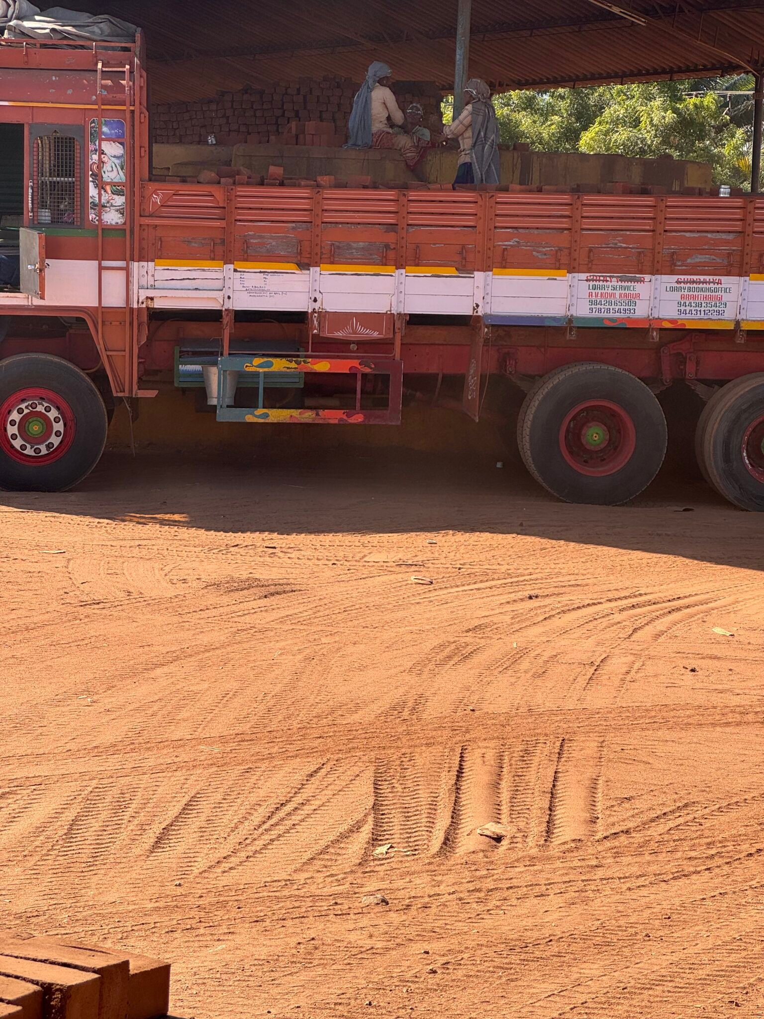 Sree Senthil Velavan Chamber (SV Bricks)